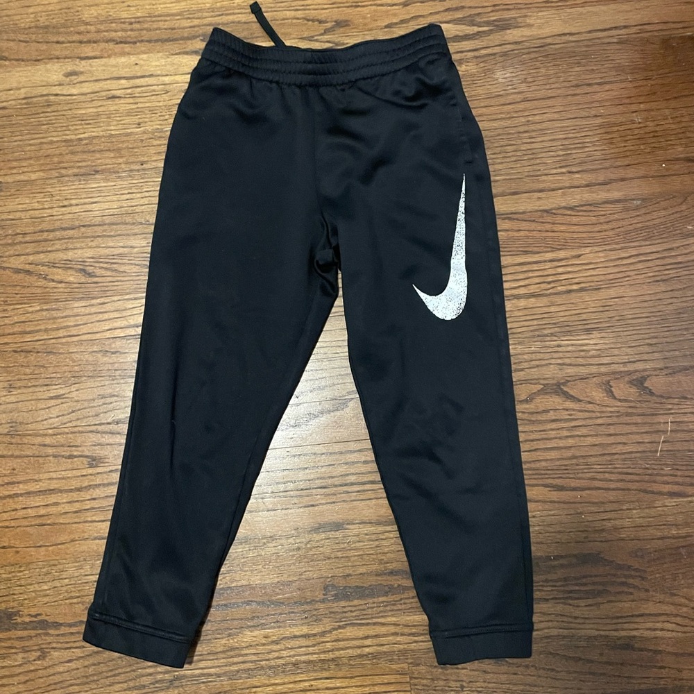 Nike drifit joggers